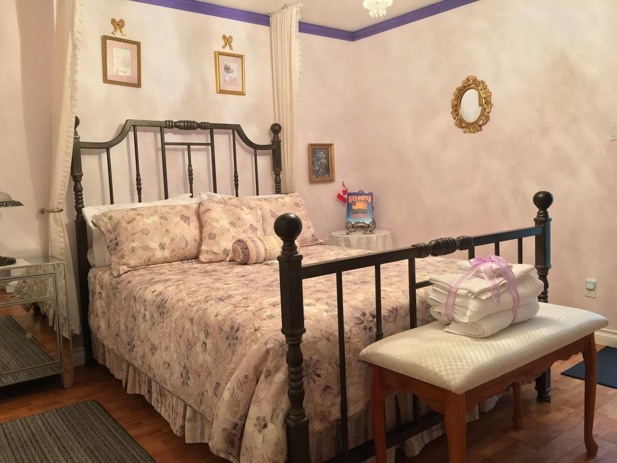 Alexandria House Bed & Breakfast كيلونا الغربية المظهر الخارجي الصورة