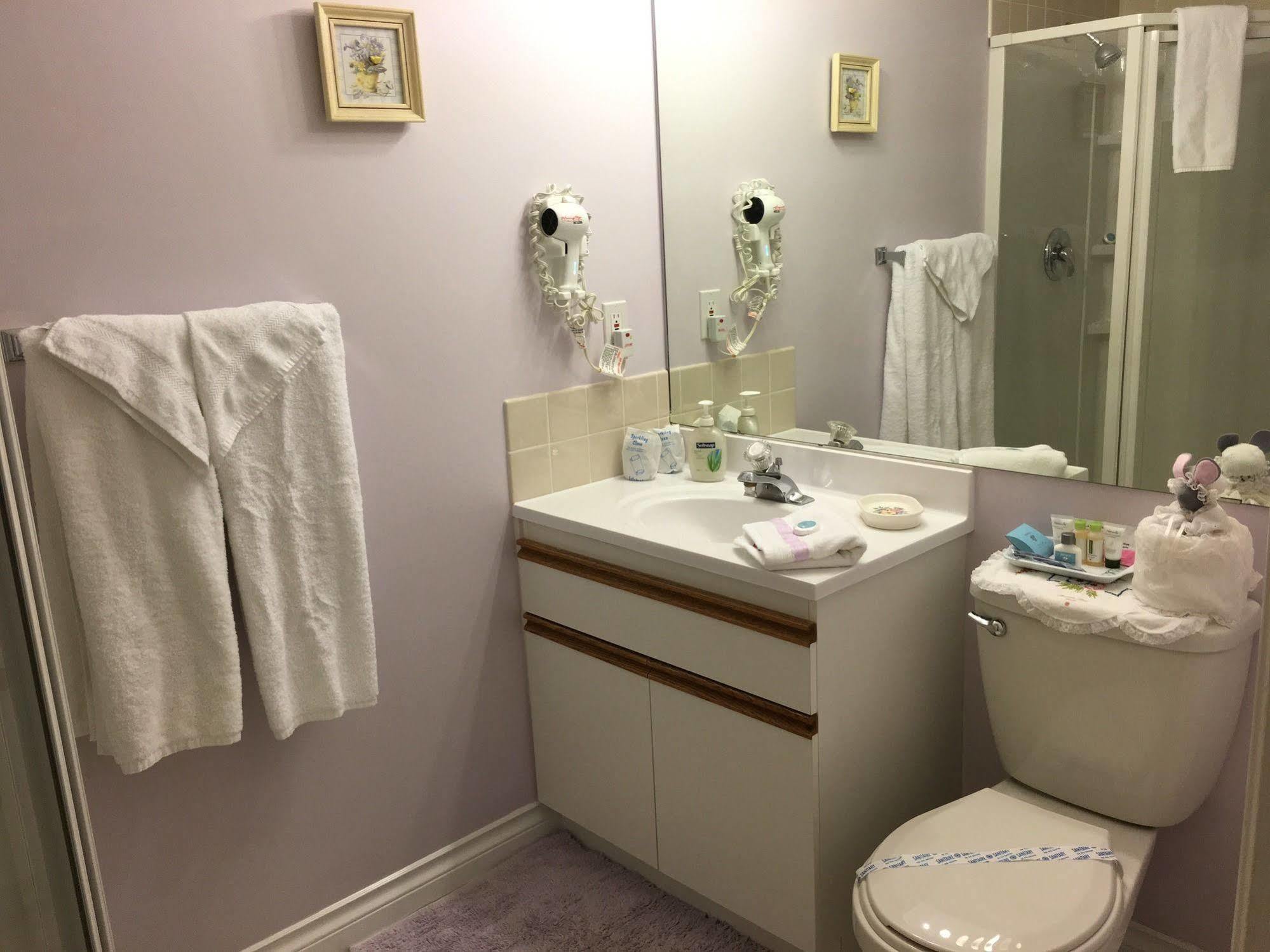 Alexandria House Bed & Breakfast كيلونا الغربية المظهر الخارجي الصورة